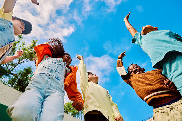 tiktokで流行ってる曲【シルエットダンス】とは？ナルトダンス『いっせーのせ』はなぜ流行った？